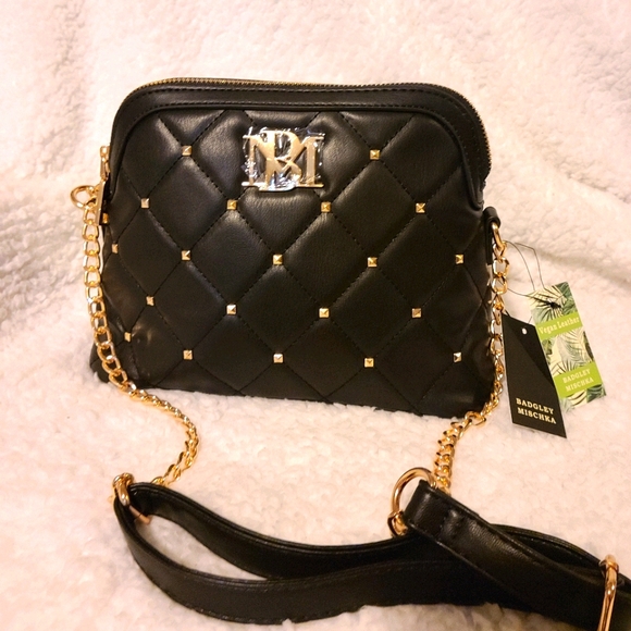 Badgley Mischka Handbags - Badgley Mischka Vegan leather purse NWT